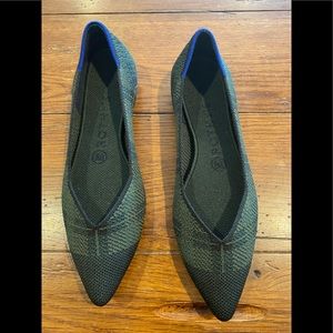 Worn once Rothy’s size 8 racer green check points. Smoke and pet free home.